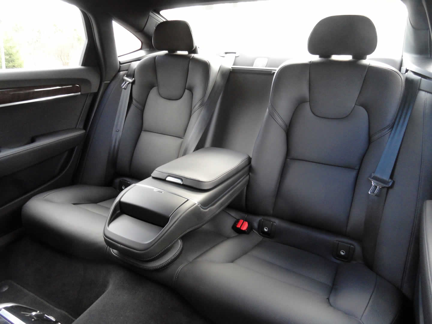Black Volvo S90 luxury point to point car service